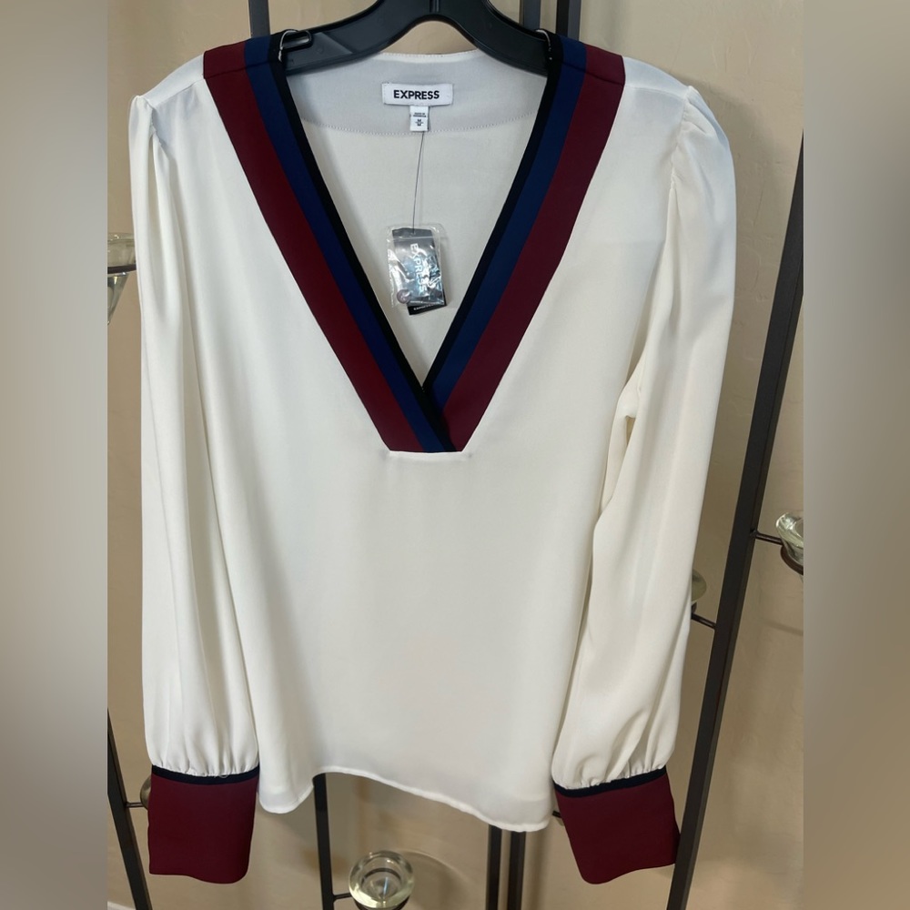 Women’s New with Tags Express Long Sleeve White Blouse Size Medium Gorgeous
